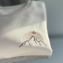Load image into Gallery viewer, Unisex Mountain embroidery Sweatshirt