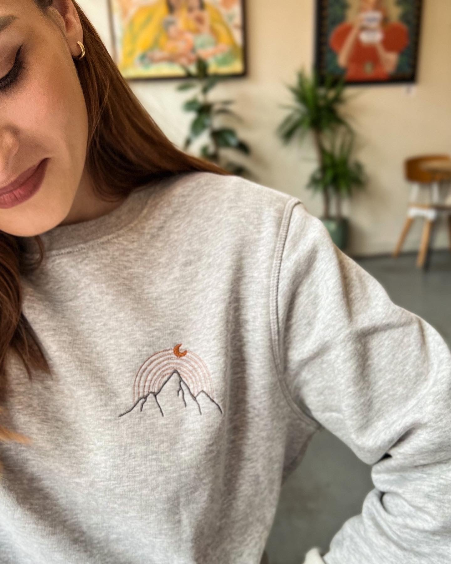 Unisex Mountain embroidery Sweatshirt